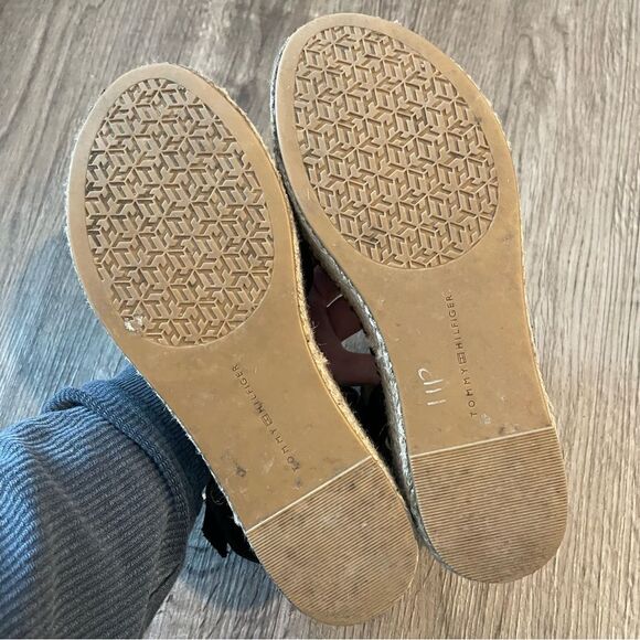 TOMMY HILFIGER Black Canvas Strappy Platform Espadrille Sandals - Picture 6 of 9